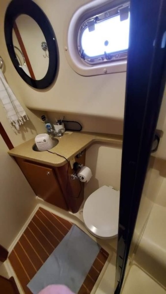 2009 Mainship 34