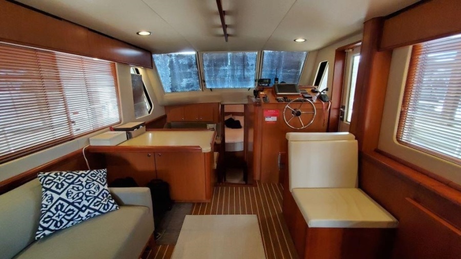 2009 Mainship 34