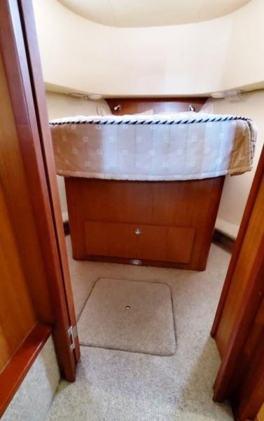 2009 Mainship 34