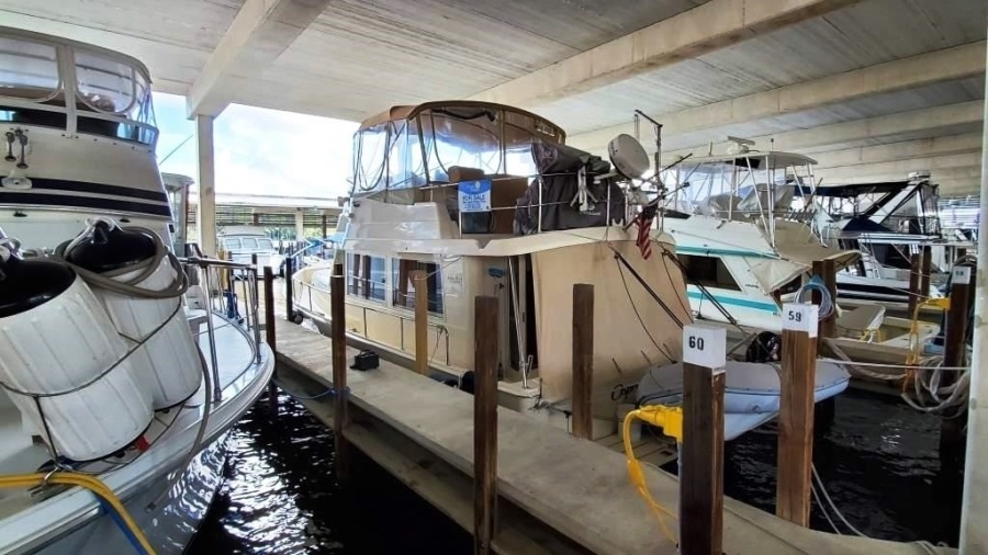 2009 Mainship 34