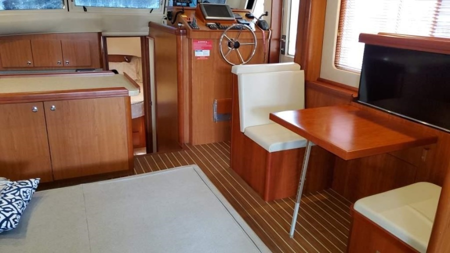 2009 Mainship 34
