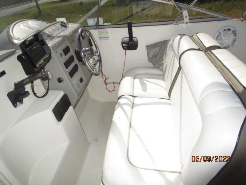 25' Maxum helm2 