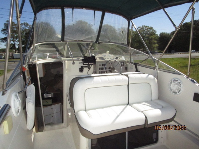 25' Maxum aftdeck forward