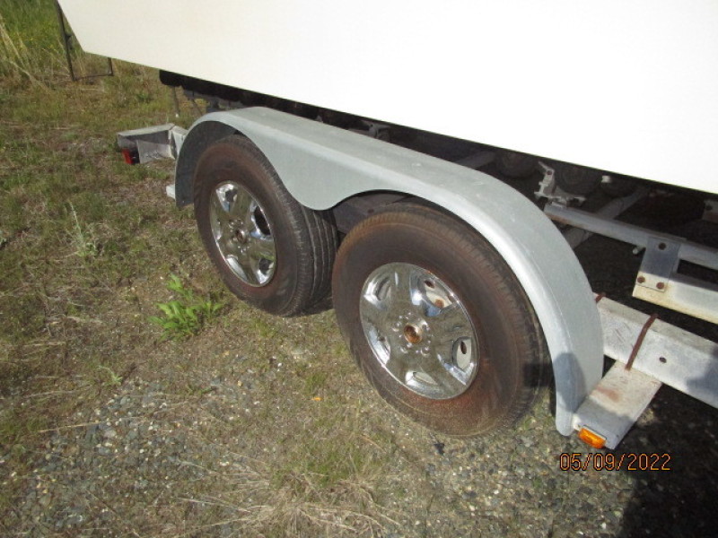 25' Maxum starboard wheels
