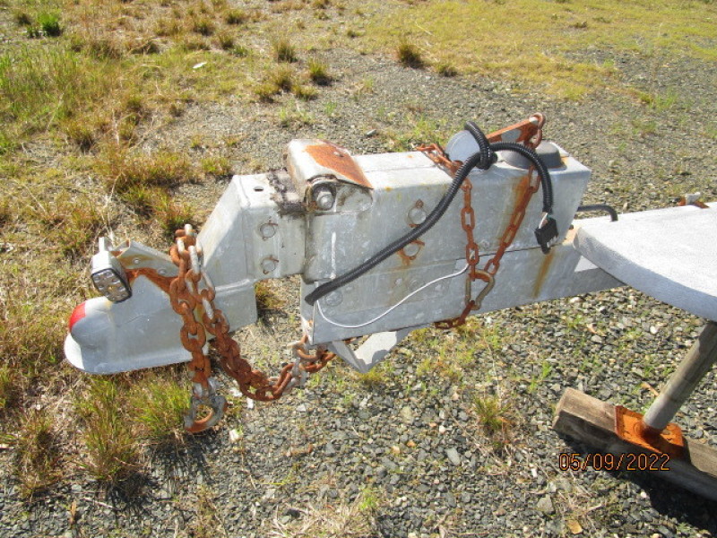 25' Maxum trailer hitch
