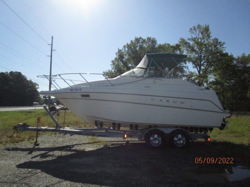 25' Maxum port profile