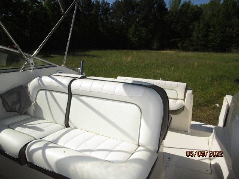 25' Maxum aftdeck aft