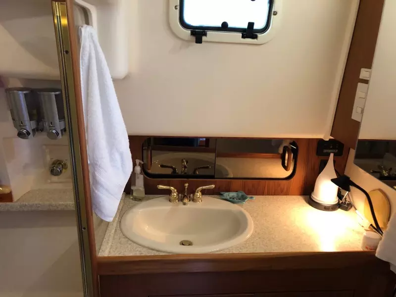 2000 Mainship 430