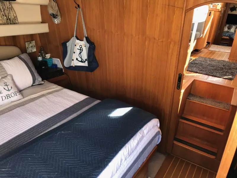 2000 Mainship 430