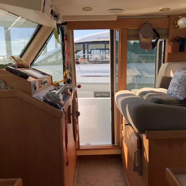 2000 Mainship 430