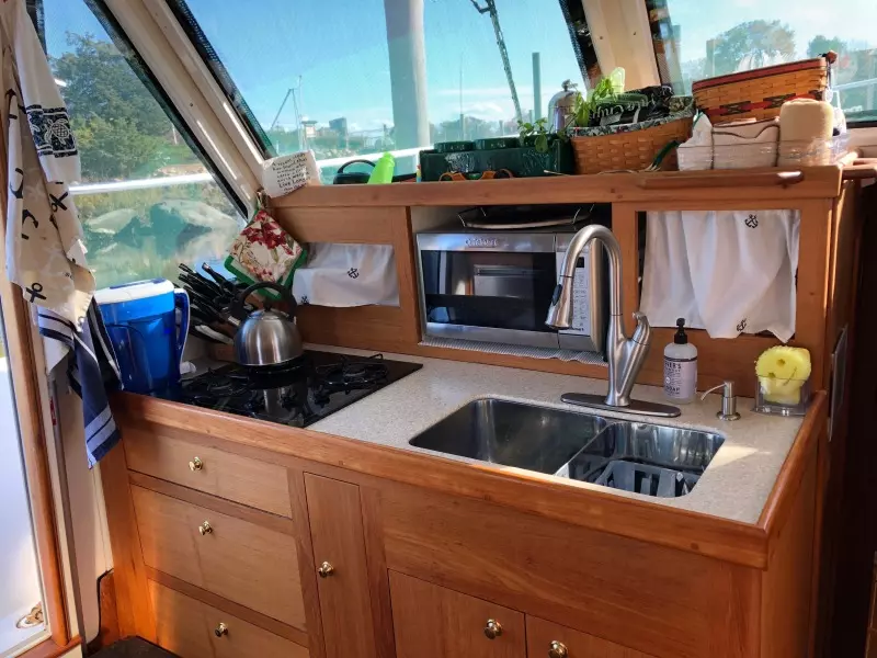 2000 Mainship 430