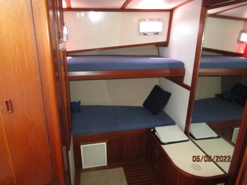 38' Wilbur aft stateroom1