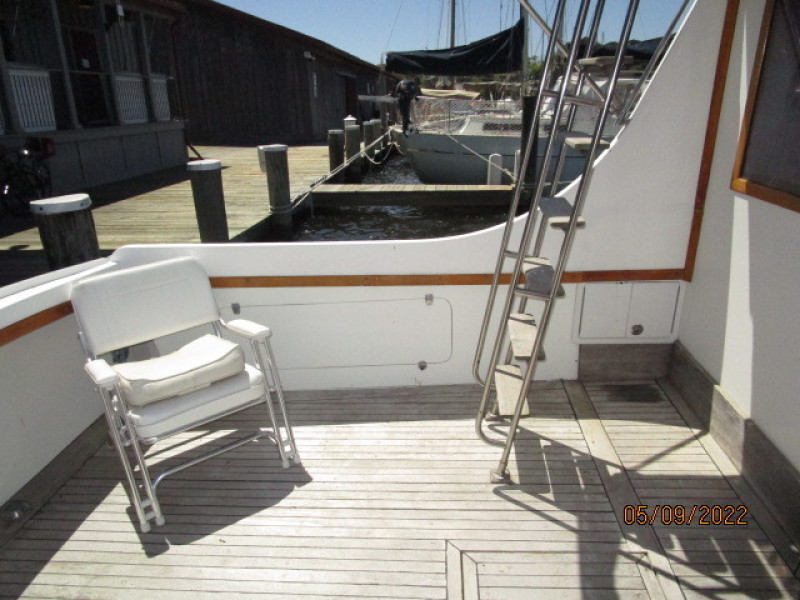 38' Wilbur cockpit port