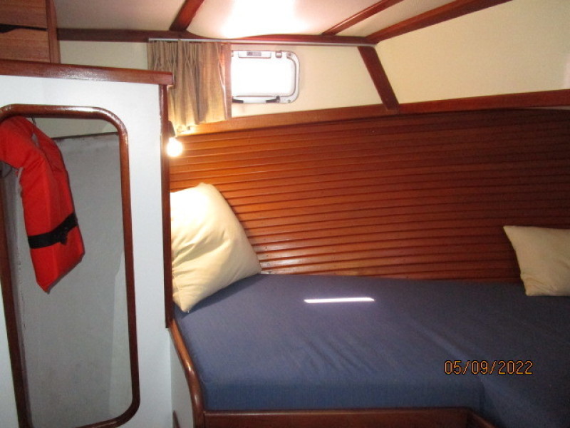 38' Wilbur forward stateroom port