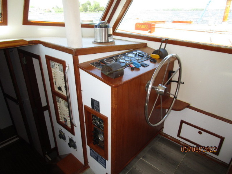 38' Wilbur lower helm1