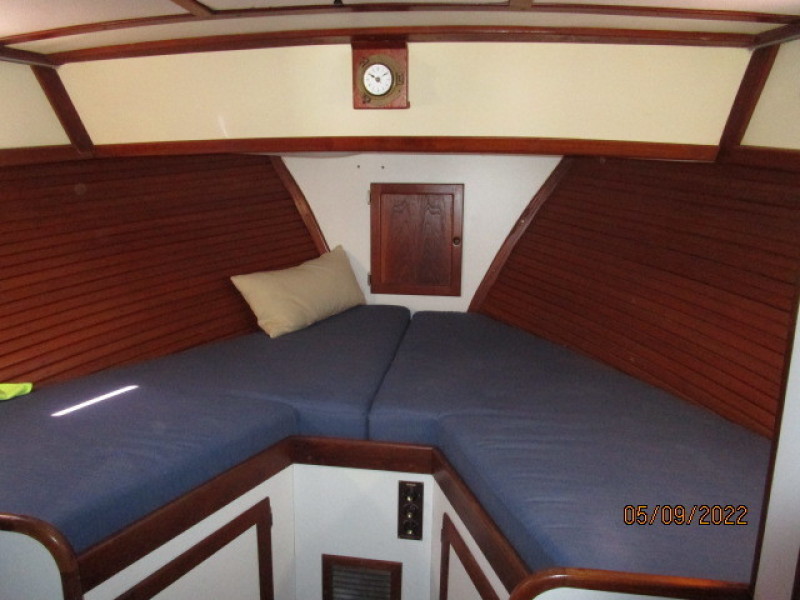 38' Wilbur forward stateroom