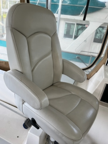 25 Aisling Gheal 2001 Endeavour 36 TrawlerCat Helm Chair