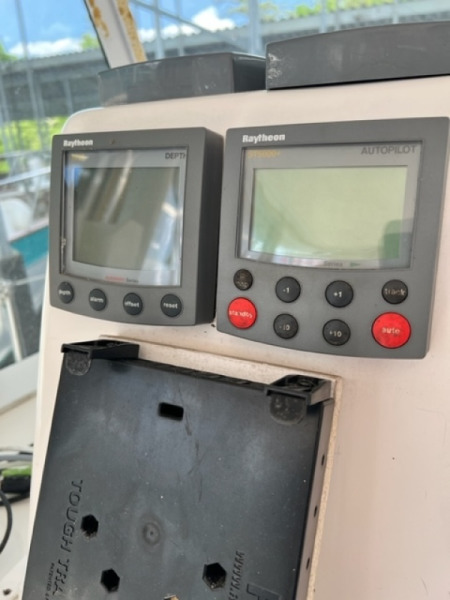 30 Aisling Gheal 2001 Endeavour 36 TrawlerCat Autopilot And Depth Finder