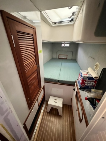 48 Aisling Gheal 2001 Endeavour 36 TrawlerCat Port Aft Cabin