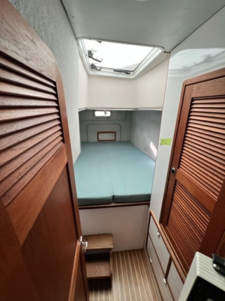 49 Aisling Gheal 2001 Endeavour 36 TrawlerCat Starboard Aft Cabin