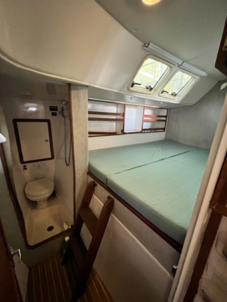 45 Aisling Gheal 2001 Endeavour 36 TrawlerCat Forward Cabin