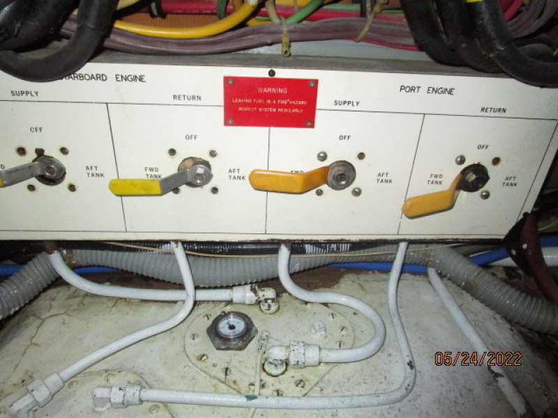 43' Hatteras fuel manifold