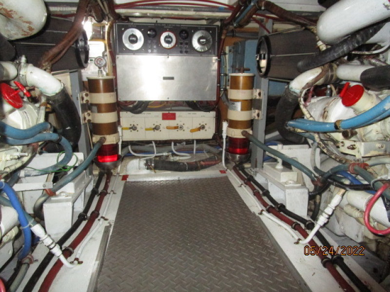 43' Hatteras engine room aft