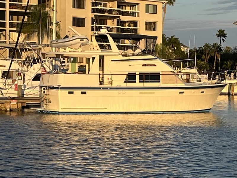 43' Hatteras starboard profile1