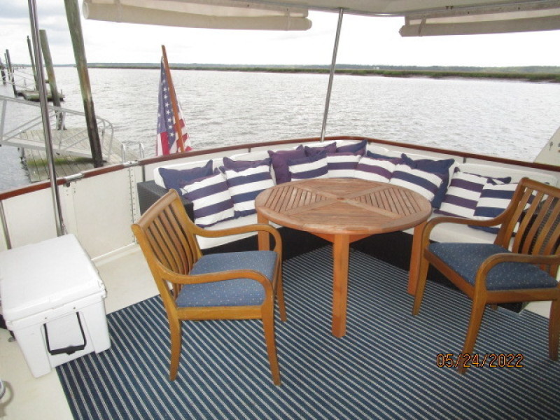 43' Hatteras sundeck2