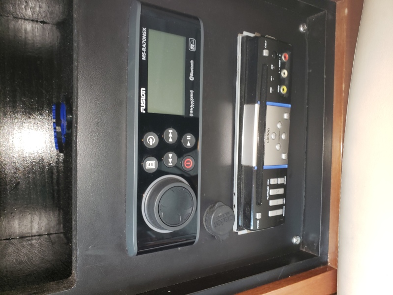 27 Clarion Fusion Stereo