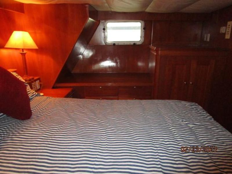 Bray Passagemaker master stateroom port