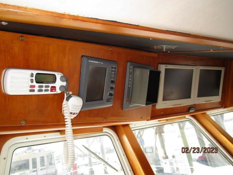 Bray Passagemaker pilothouse electronics1