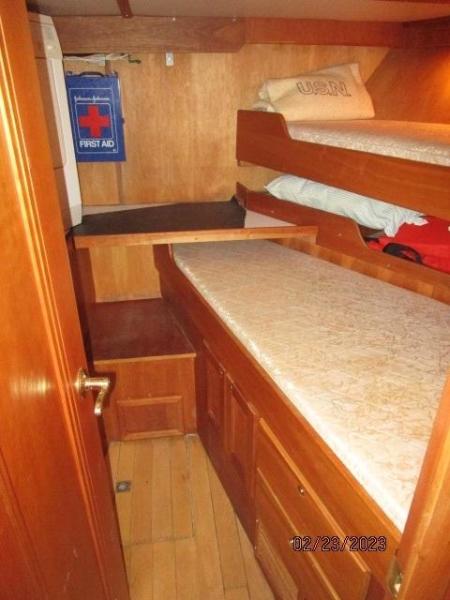 Bray Passagemaker forward guest stateroom
