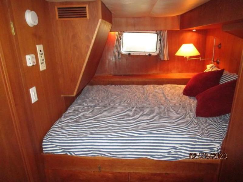 Bray Passagemaker mid guest stateroom starboard