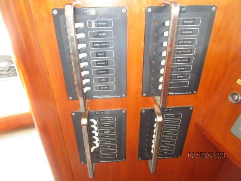 Bray Passagemaker pilothouse electrical panel1
