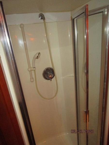 Bray Passagemaker master stateroom shower