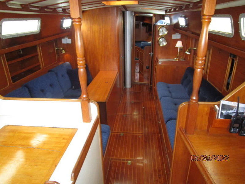 45' Whitby salon forward