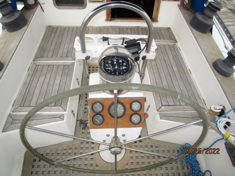 45' Whitby cockpit helm