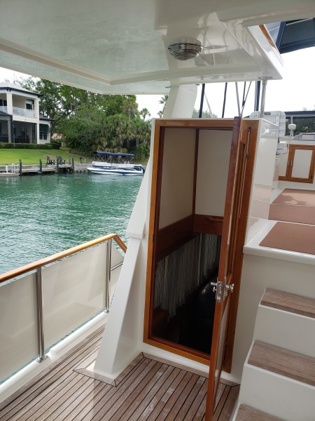 Sundeck to Main Salon