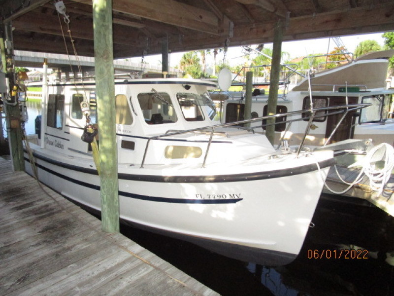 25' Rosborough starboard forward profile
