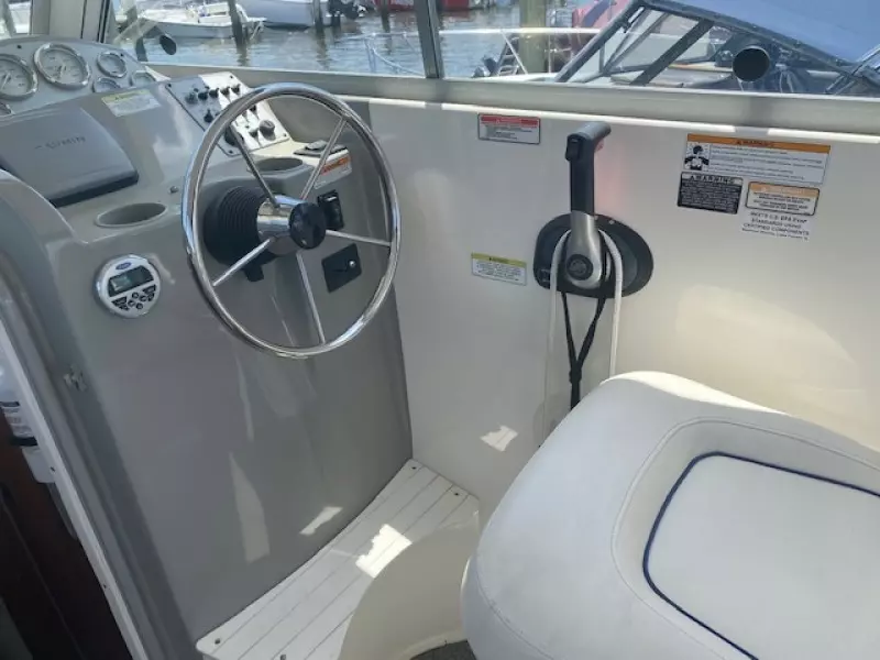 2011 Bayliner 266 Discovery
