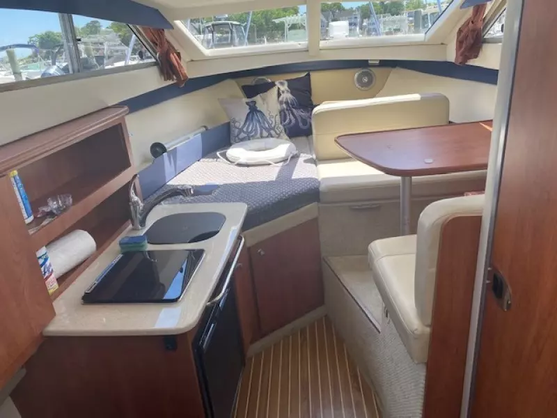 2011 Bayliner 266 Discovery