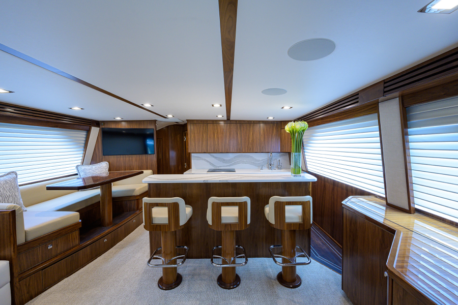 Viking 68 Uptight-Salon