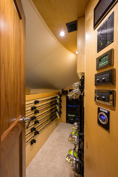 Viking 68 Uptight-Pantry Rod Storagenter