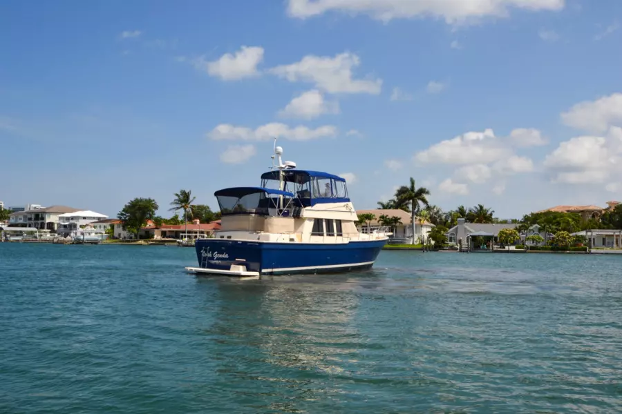 2006 Mainship 430 Trawler