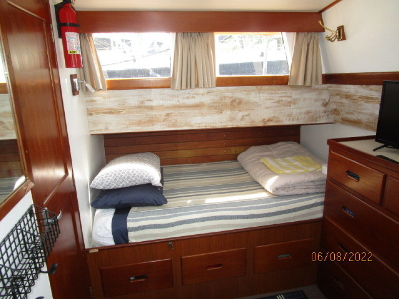 42' Grand Banks master stateroom port