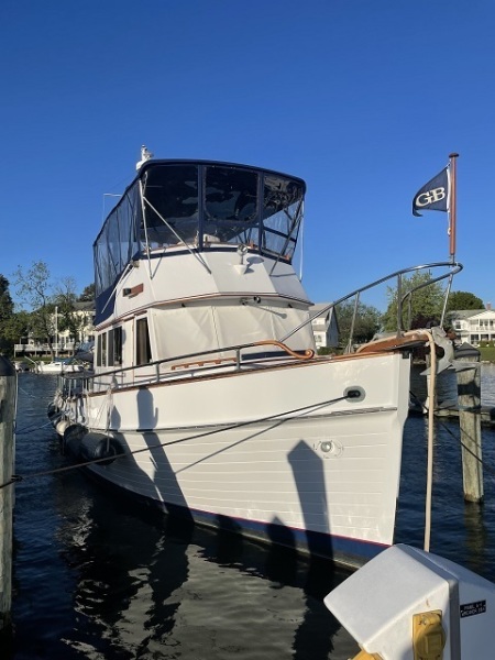 42' Grand Banks starboard forward profile2
