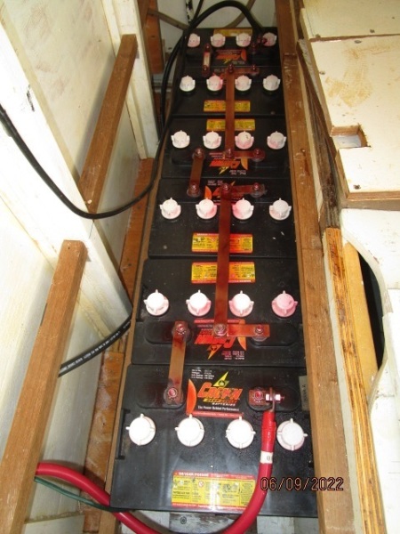 38' Marine Trader starboard battery bank