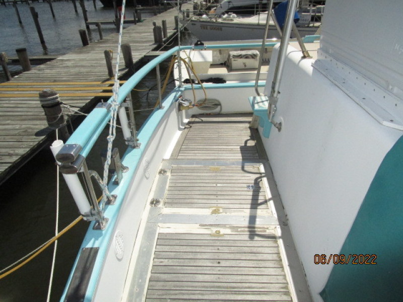 38' Marine Trader aftdeck port