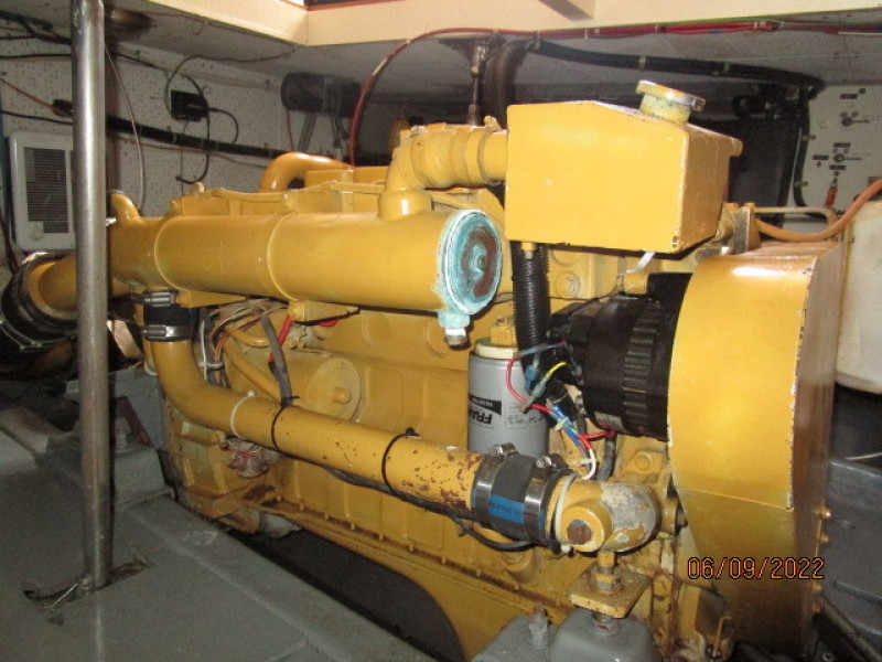 38' Marine Trader port main engine